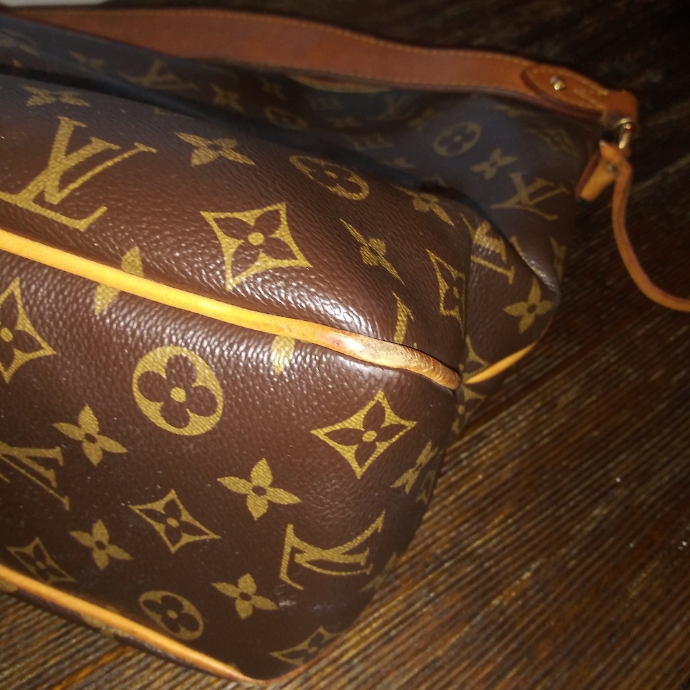Louis Vuitton bag - Picture 7 of 11